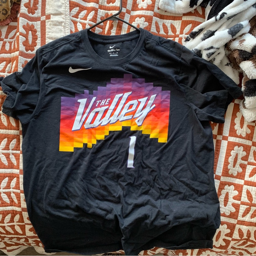 Nike Phoenix Suns Devin Booker The Valley Black T-Shirt